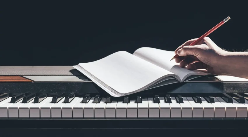 Comprehensive Guide to Music Theory Basics for Beginners